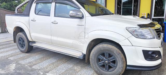 2015 Toyota HILUX 2.5 G TRD SPORTIVO (A) - 2