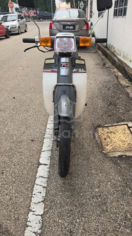 Honda C70 - photo 9 of 9