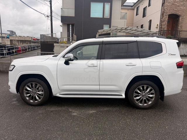 2023 Toyota Land Cruiser 300 ZX 3.5 Petrol - 3