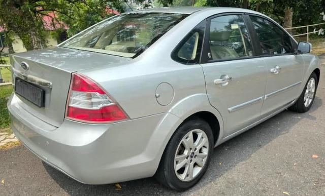 Ford Focus GHIA (A) Loan Kedai Blacklist Full Loan - 2