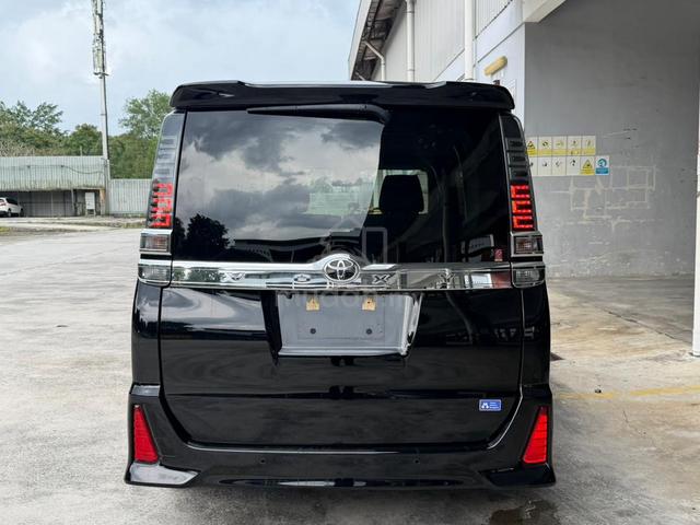 2021 Toyota VOXY 2.0 ZS KIRAMEKI II 2PD 7STR 43K - 4