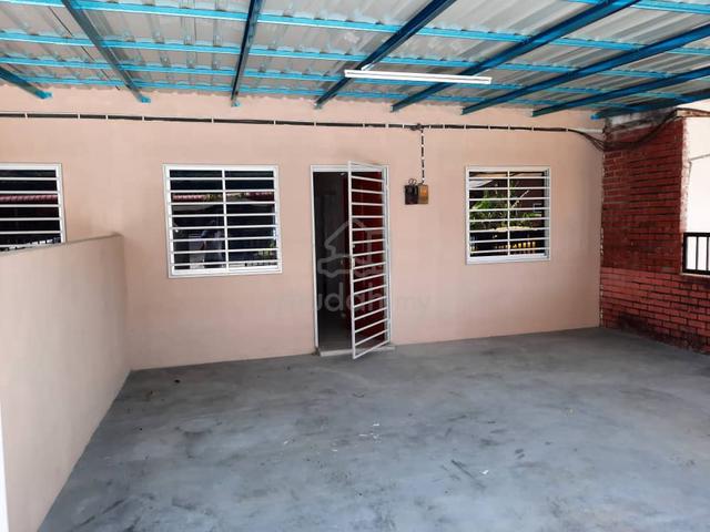Corner House in Taman Jimah Jaya 1
