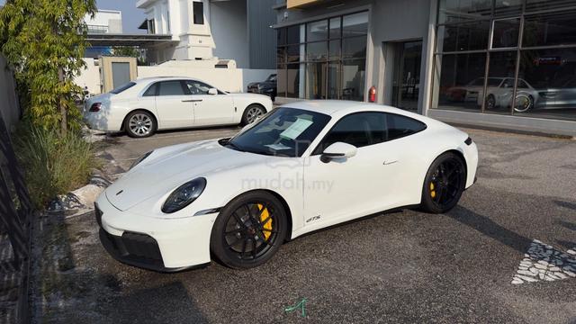 2025 Porsche 911 3.6 CARRERA 4 GTS (A) - 1