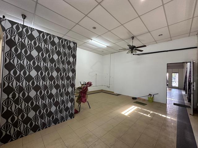 Double Storey Shoplots Bandar Laguna Merbok For Rent 1