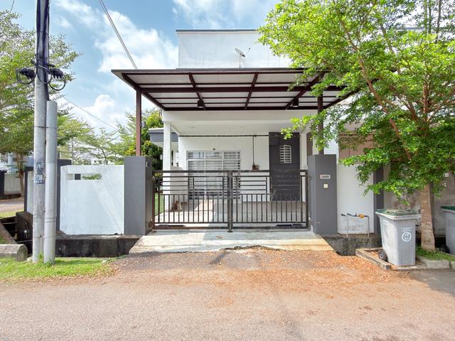 Corner Lot Fully Renovated 1