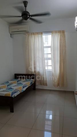Bandar kinrara 3rd mid room 1