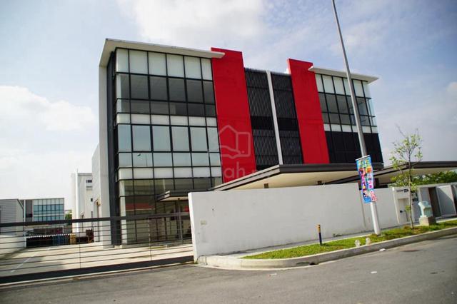 BELOW MARKET 3 storey semi D factoru warehouse Bangi 1