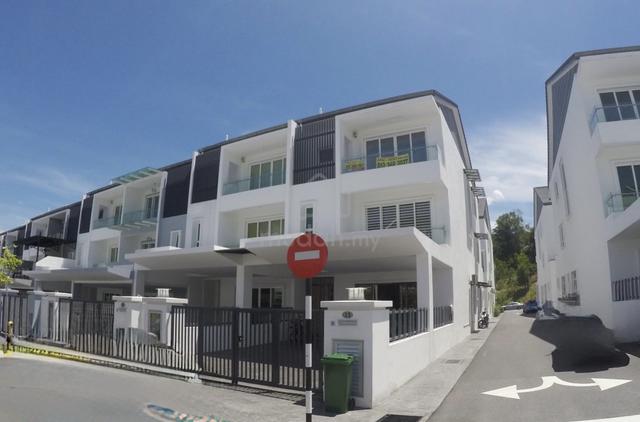 (END LOT SUPERLINK) 3 Storey Taman Taming Indah 2 Sungai Long Kajang 1