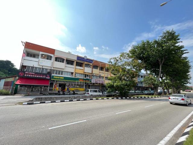 Triple Storey Shoplots Freehold At Pasir Puteh Facing Mainroad Ipoh 1