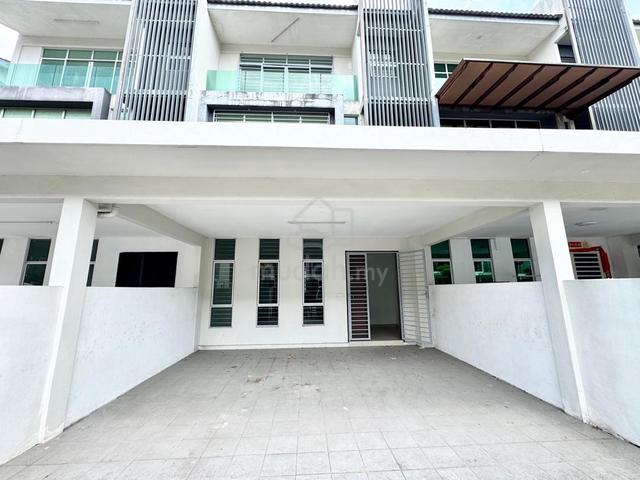 Bulanan 2700 , 100% Loan , 3 Storey 7r7b , Bangi Avenue , Seri Putra 1