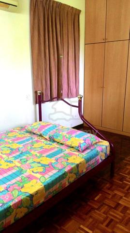Room at Grandview Condo 1