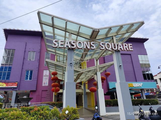 Booth/Khemah di Season Square, Damansara Damai 1