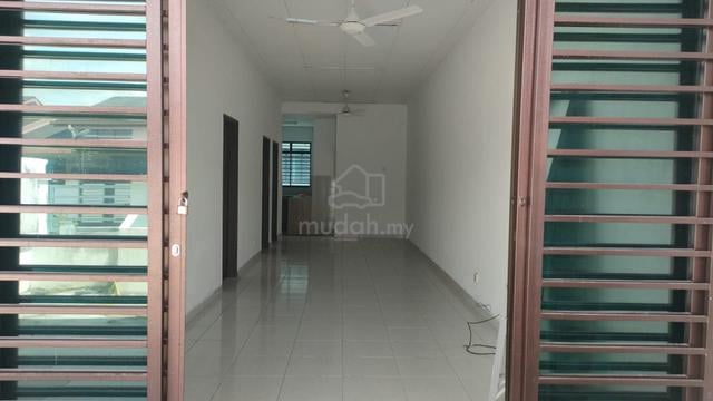 Bandar Putera 2, Shah Alam, Single Storey Terrace House (110% Loan) 1