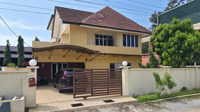 2-Storey Bungalow Near Pantai Batu Buruk | Sea View 1