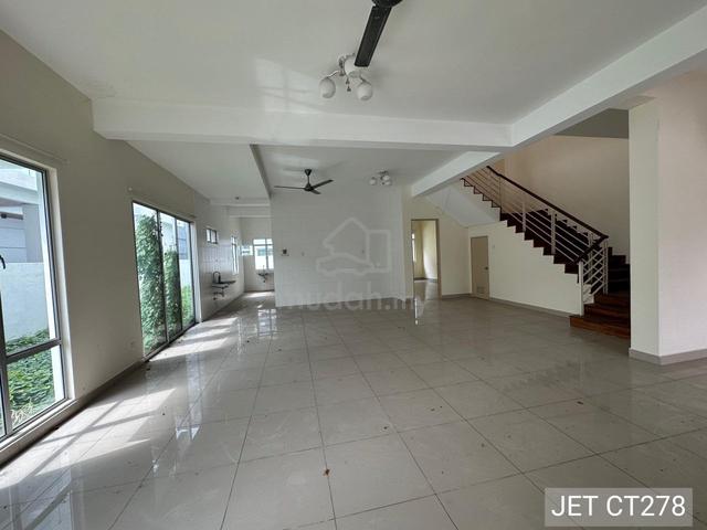 Limited Basic Good Condition Bandar Parkland Klang 2 Sty Semi D House 1