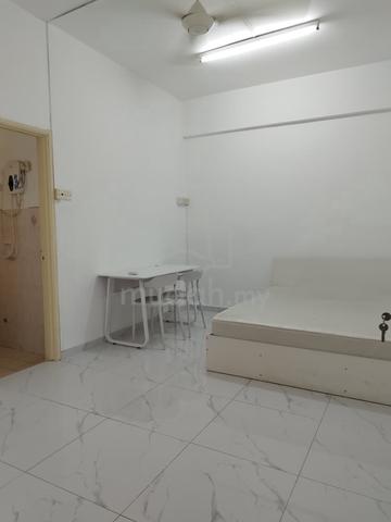 (Female Muslim Master Room) Ridzuan Condominium Bandar Sunway PJ 1