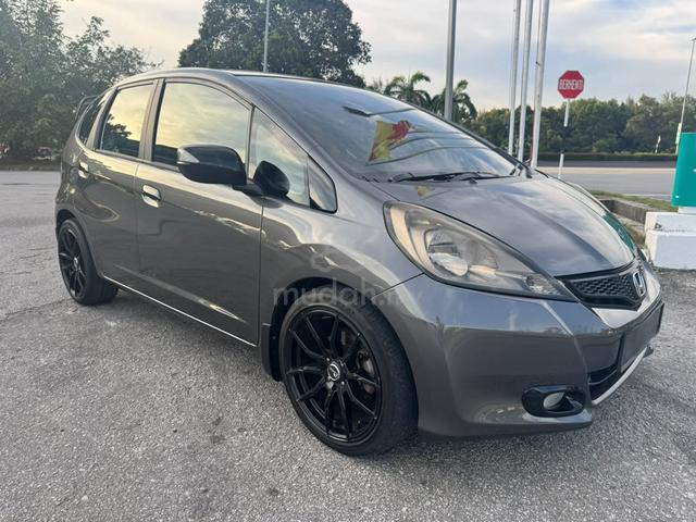 2013 Honda JAZZ 1.5 VTEC 5 SPEED AT Cantik &Kemas - 1