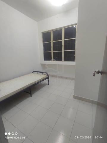 Fully Furnished Selangor Batu Caves Room For Rent 1