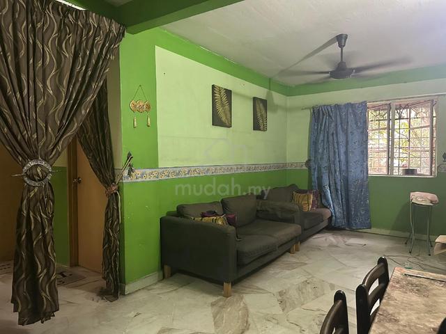 Flat Seksyen 7 Blok 24 1