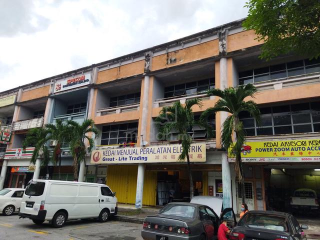 Taman Perindustrian Axis, Seksyen 25, Shah Alam 1