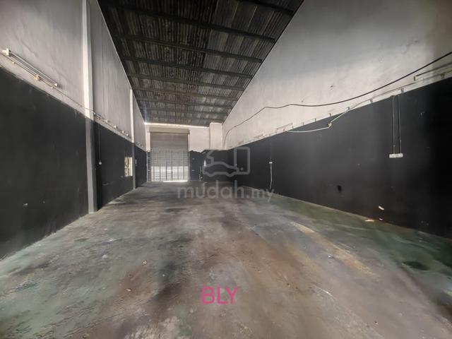 Jalan Battery Bukit Kemuning Shah Alam 1.5 Storey Link Factory Rent 1