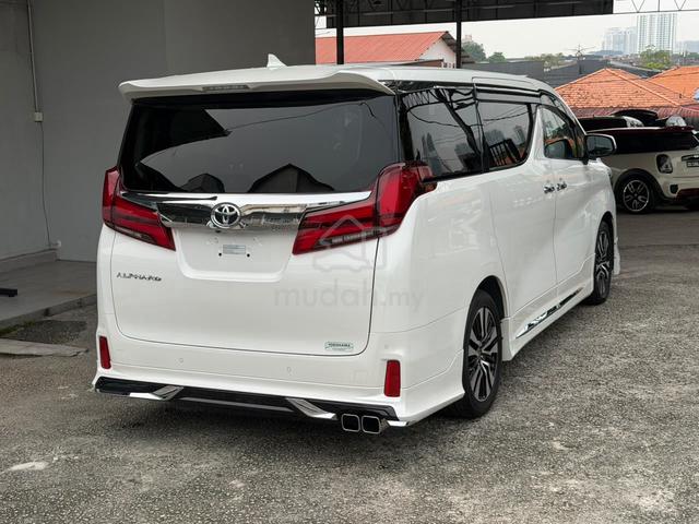 2021 Toyota Alphard SC / 66000KM GED 4. REAR TV . - 4