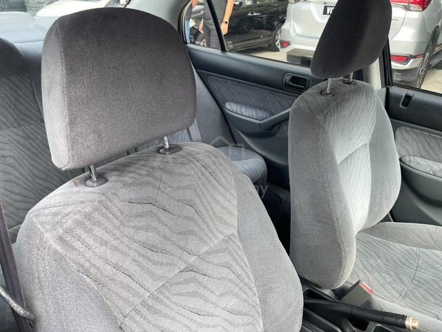 2003 Honda CIVIC 1.7 VTEC (A) - 4