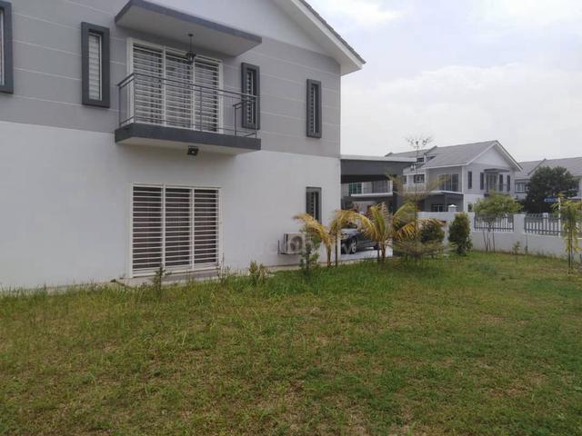 Laurel Laman View, Cyberjaya, 2 storey corner house for Sale 1