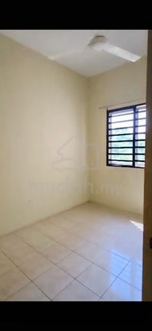 Room For Rent At Apartmenet Kampar Perdana 1