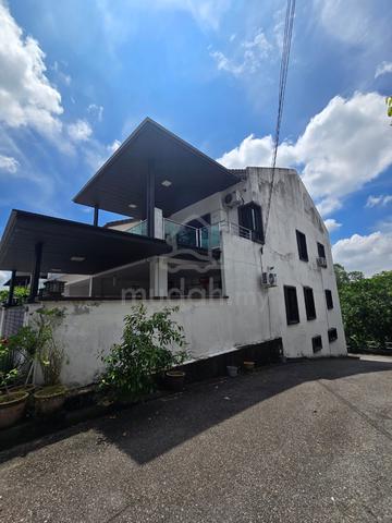 3-storey terrace end lot in Seremban 1