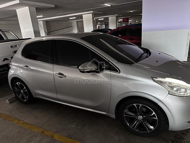2015 Peugeot 208 1.6 VTI ALLURE (A) - 2