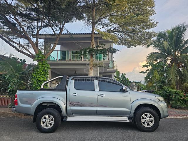 2012 Toyota HILUX 2.5 G (A) - 4