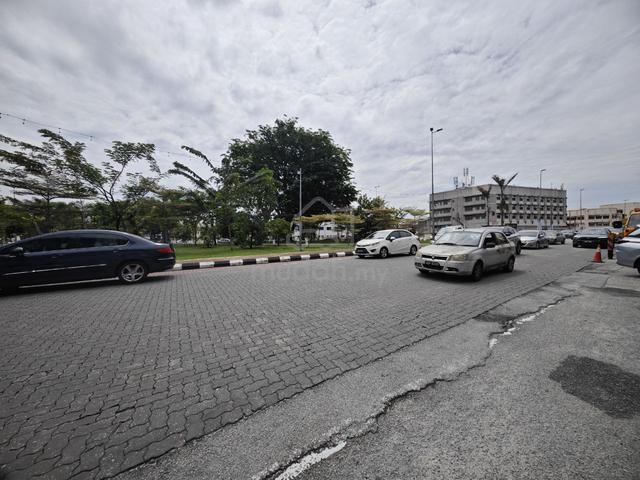 Jalan Kampar Ipoh  / 2 Storey Shop Lot / Hot Area / Facing Main Road 1
