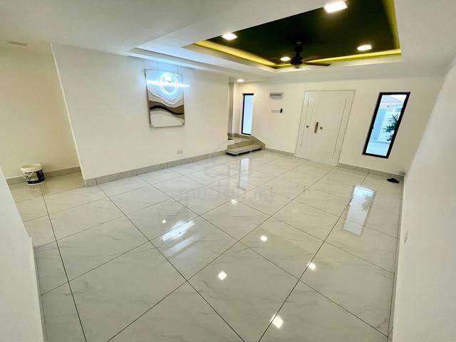 REFURBISHED & RENOVATED Double Storey Bandar Mahkota Cheras FREEHOLD 1