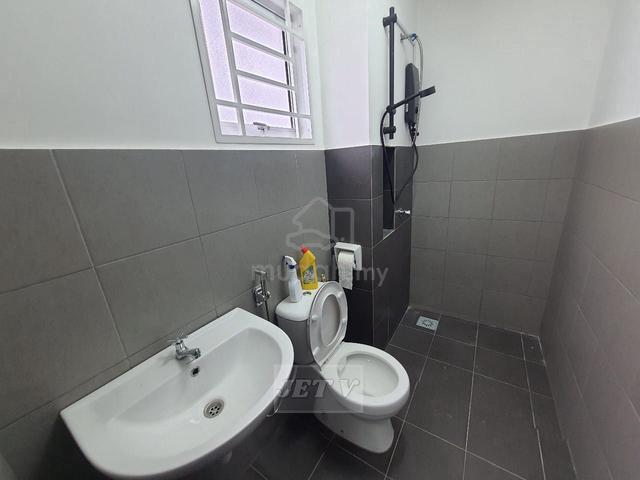 Bandar Putera 2 Klang Ground Floor Town House For Rent With Aircond 1