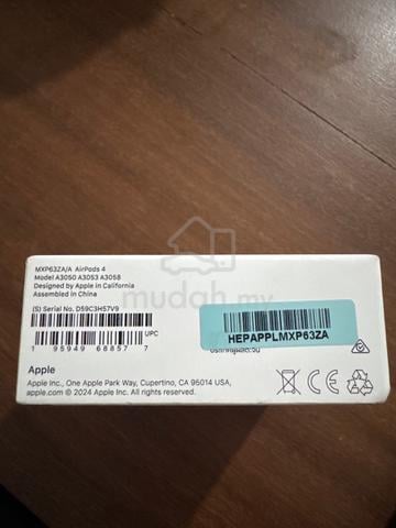 Apple AirPods 4 - photo 2 of 4