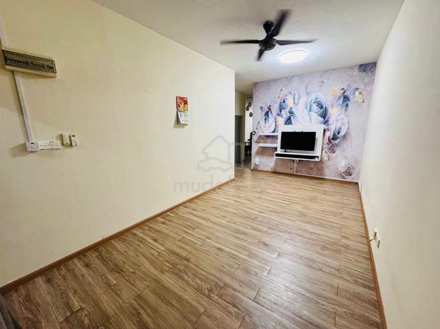 Rumah Teres Setingkat Corner Lot Furnished 1