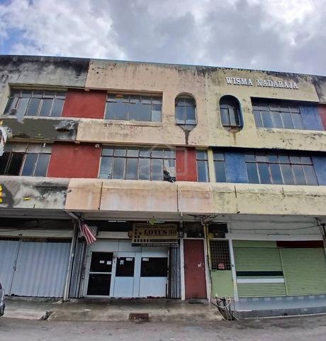 Three-Storey Shop For Sale in Rasah 1