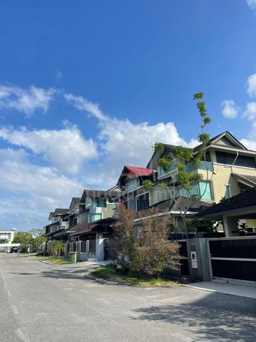 Kenny Hill Stunning 3-Storey Semi-Detached Home on Elevated Land 1