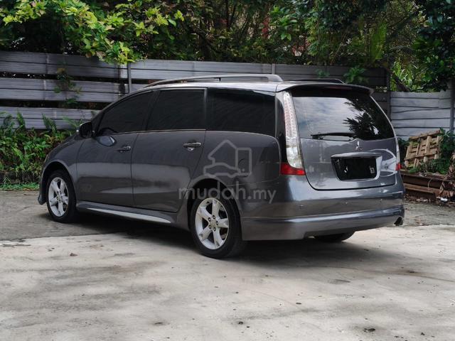 2011 Mitsubishi GRANDIS 2.4 MIVEC (A)FREE WARRANTY - 2