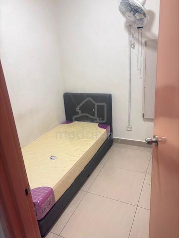 larkin single bed room rent / johor bahru / no agent fee / 1