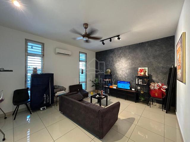 Nusa sentral 3 storey super link house 7 bedroom 6 bath G Patah tuas 1