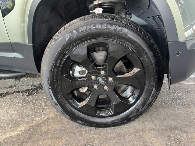 2024 Land Rover DEFENDER 2.0 110 P300 SE (10k KM) - 2