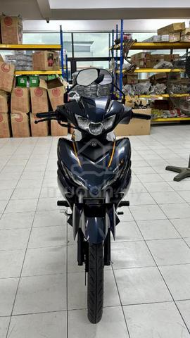 yamaha v8 motorcycle