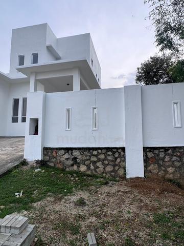 Brand new semi-D house near CIQ, RTS Link & Larkin Sentral for rent. 1