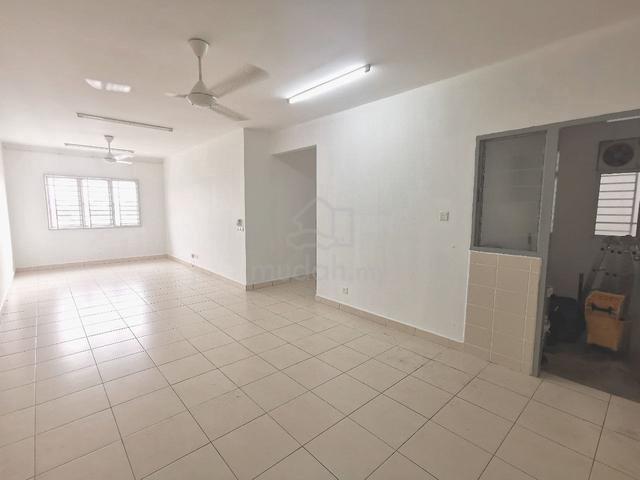 De Bayu Apartment 1