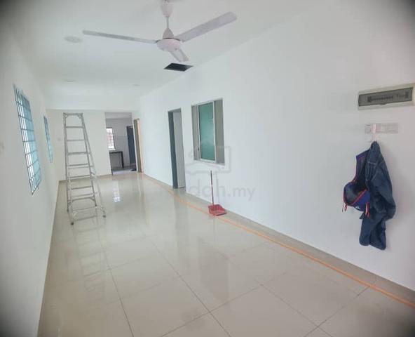 (CANTIK) Rumah Teres Endlot TAMAN TAS KUANTAN UNTUK DIJUAL 2