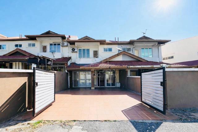 Facing Open Renovated 2 Storey Taman Salak Perdana, BBST Sepang . 1