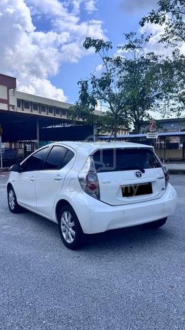 2012 Toyota PRIUS C 1.5 (HYBRID) (A) - 2