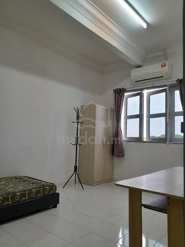Spacious SINGLE ROOM at Bukit Baru with Air Cond 1